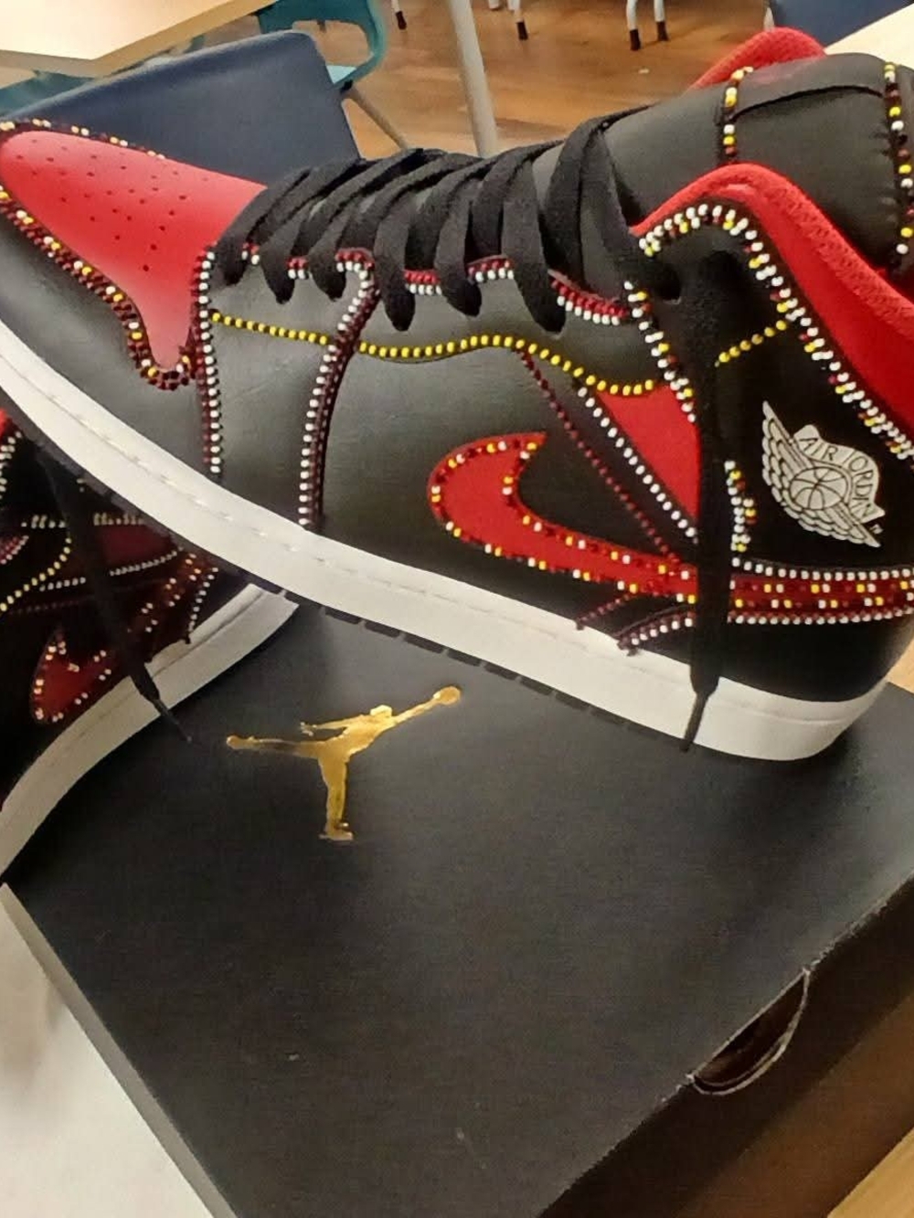 Black & Red High-Top Men's Sneakers with Accent Detailing